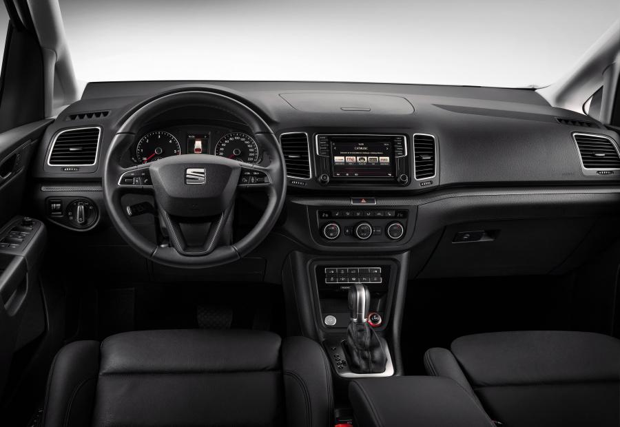  Seat Alhambra 2015 года  (фото 6 из 35)